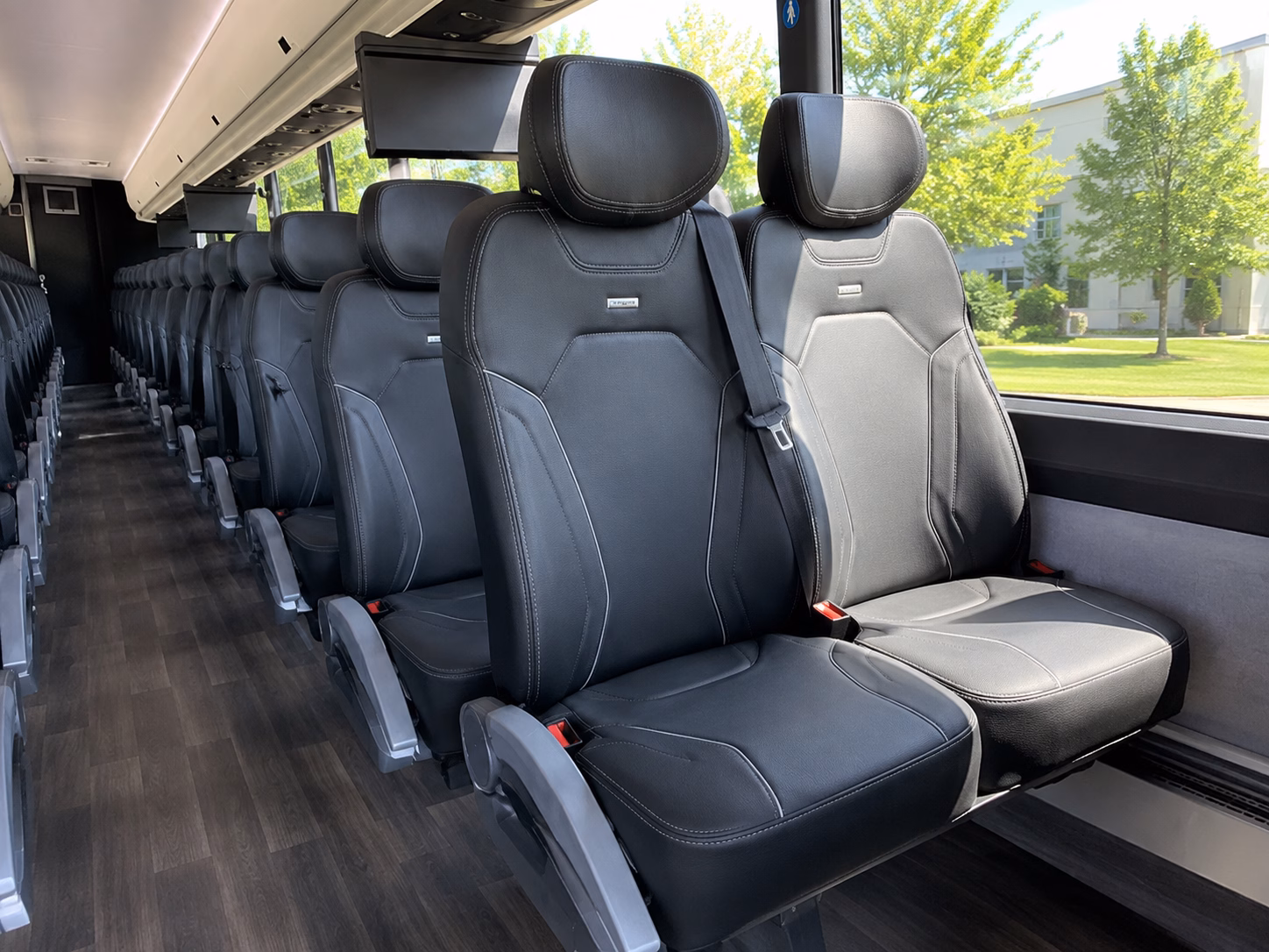 college tour charter buses to seattle university washington state university everett and beyond