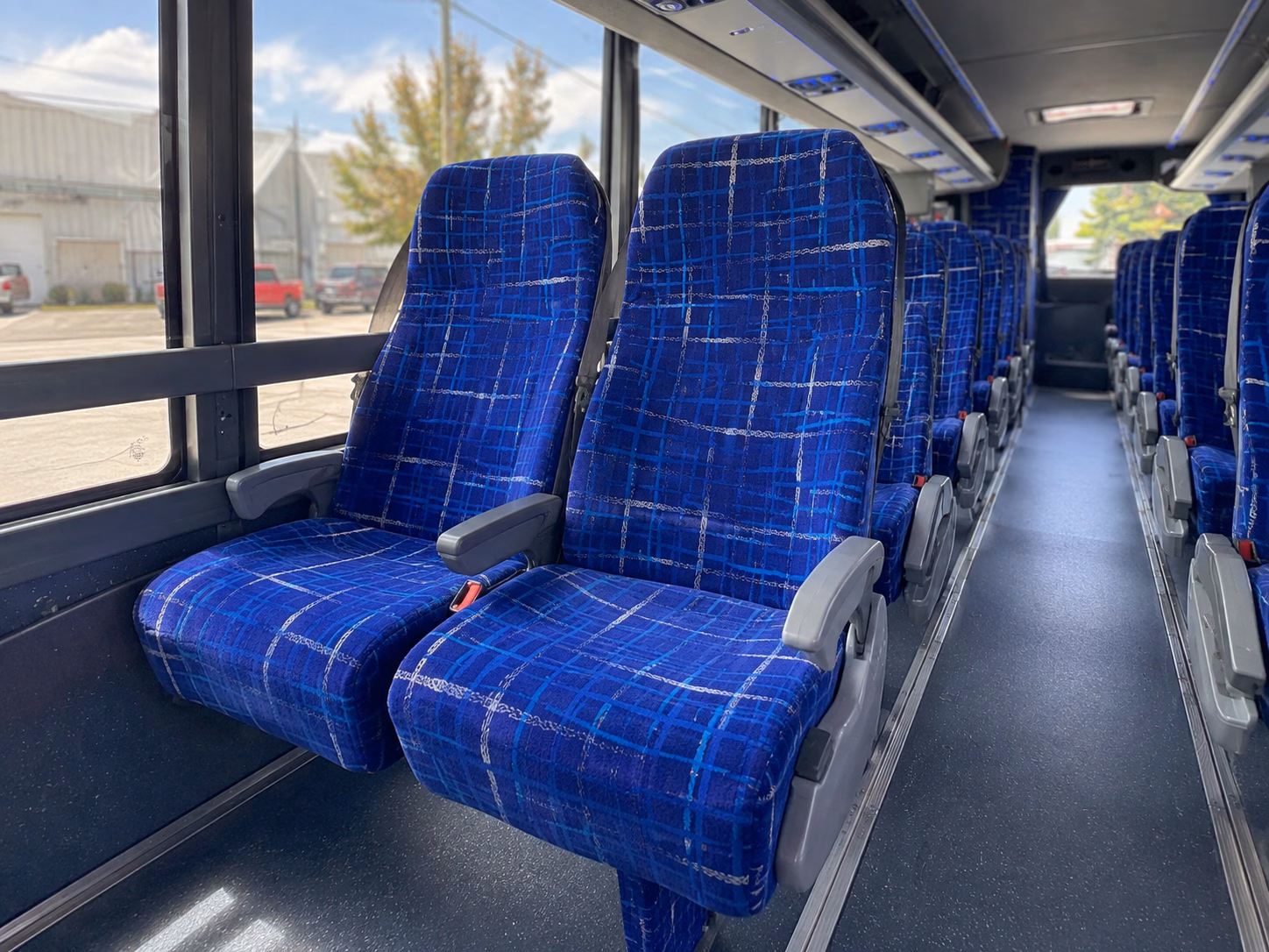 everett charter bus services interior